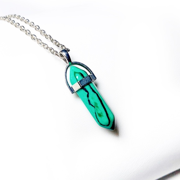 5/$20 man-made malachite stone pendant necklace - Picture 4 of 6
